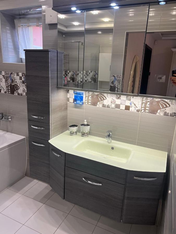 Star Street Home Mosonmagyarovar Bagian luar foto