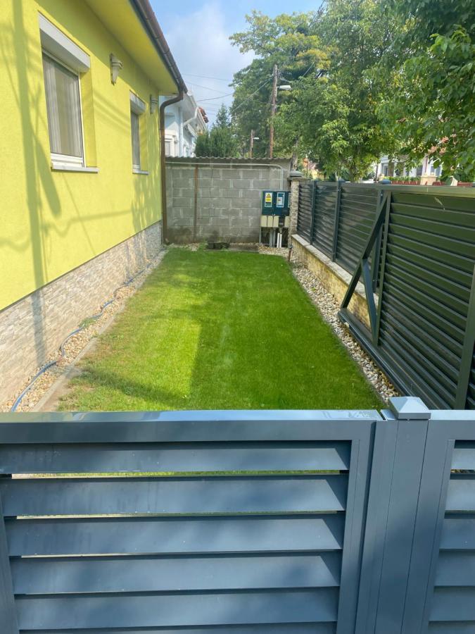 Star Street Home Mosonmagyarovar Bagian luar foto