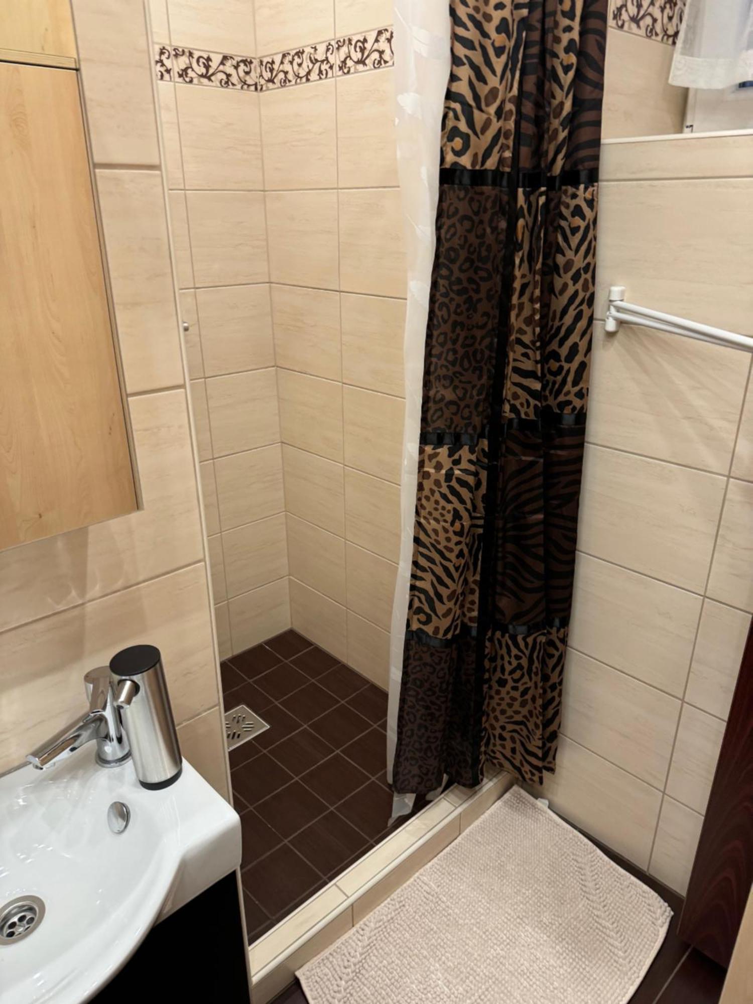 Star Street Home Mosonmagyarovar Bagian luar foto